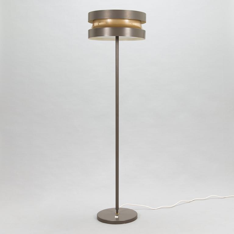 Lisa Johansson-Pape, lattiavalaisin, malli 30-019, Stockmann Orno 1960-luku.