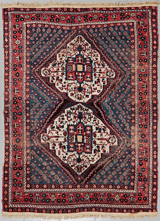 An Afshar rug, semiantique, 179 x 133 cm.