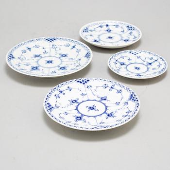 ROYAL COPENHAGEN, kaffeservisdelar, 30 st, porslin, "Musselmalet", Danmark.