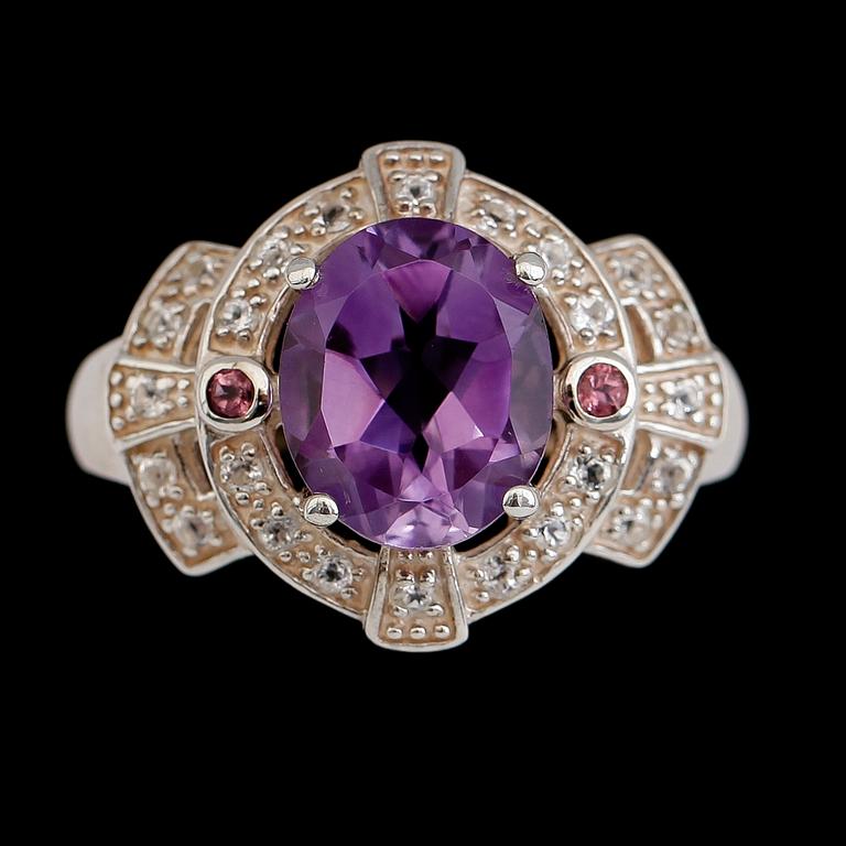 RING, sterlingsilver, ametist, topaser och turmaliner. Vikt ca 7,5 g.