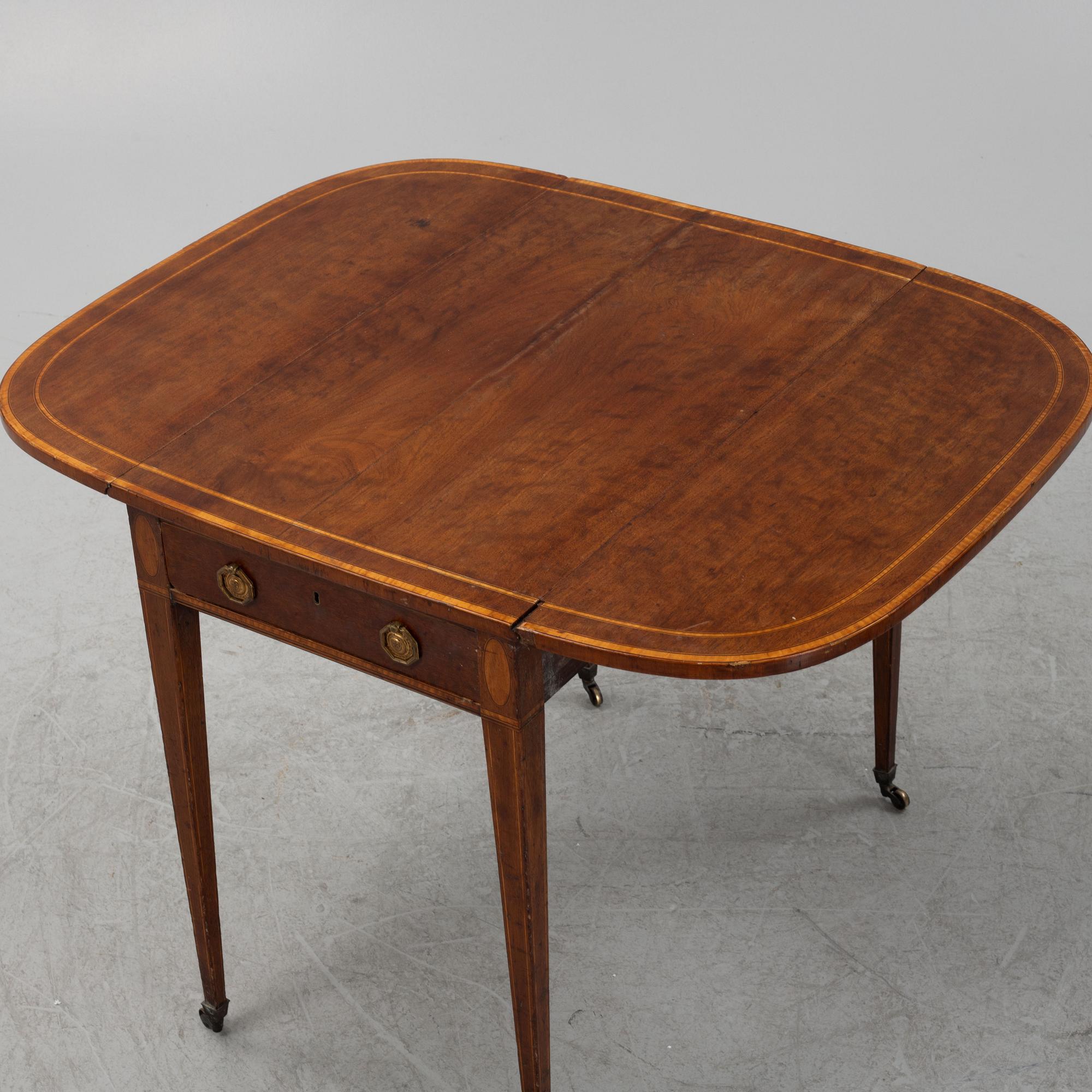 Klaffbord, engelskt, sk "Pembroke table", George III, 1800-talets början.