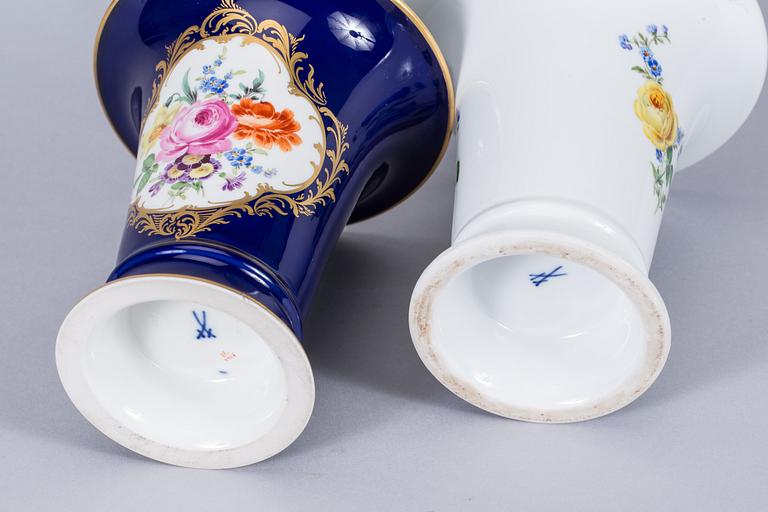 VASER, 2 st, porslin. Meissen, 1900-tal.