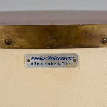 SÄNGBORD, Halvdan Petterssons Möbelfabrik, Tibro, 1950-tal.