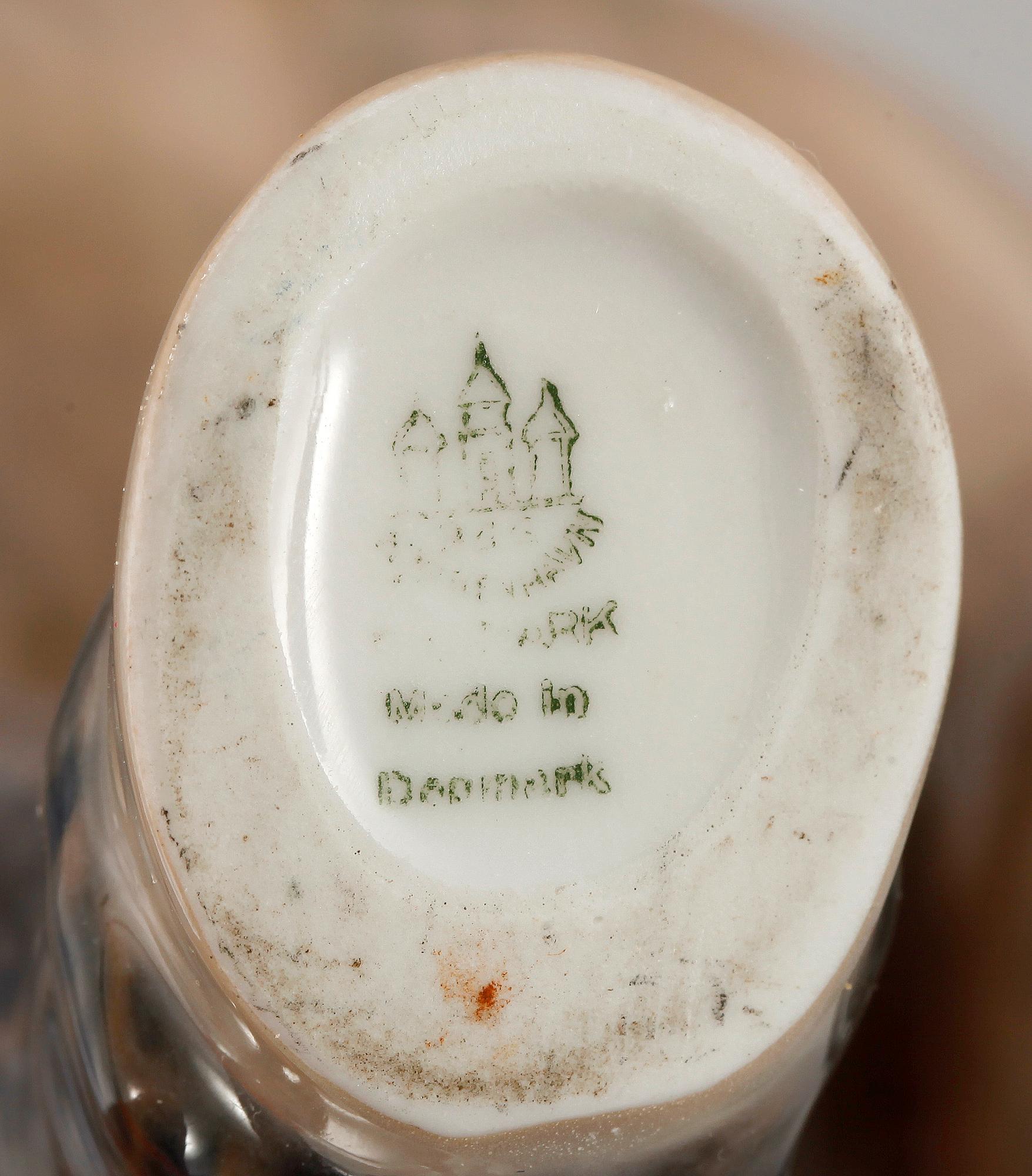 FIGURIN, porslin, Svend Jespersen  Royal Copenhagen, Danmark. Numr 2234.