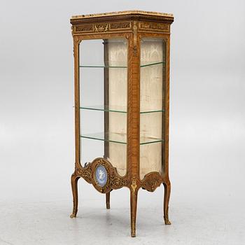 Display cabinet, Louis XV style, ca 1890-1910.