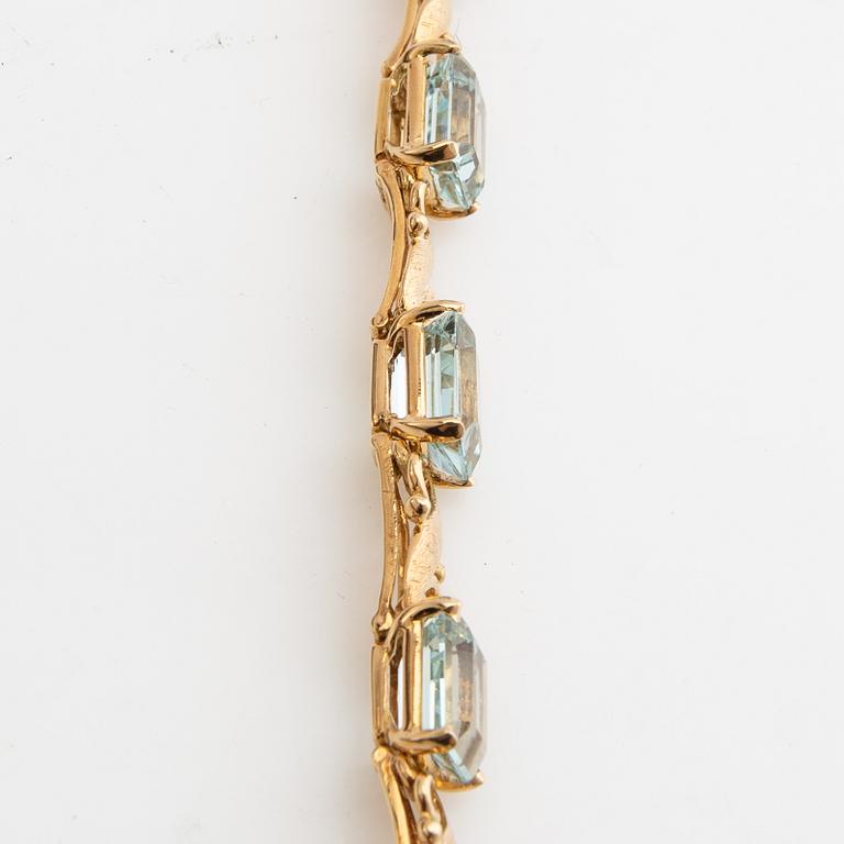 Armband, 18K guld med akvamariner.