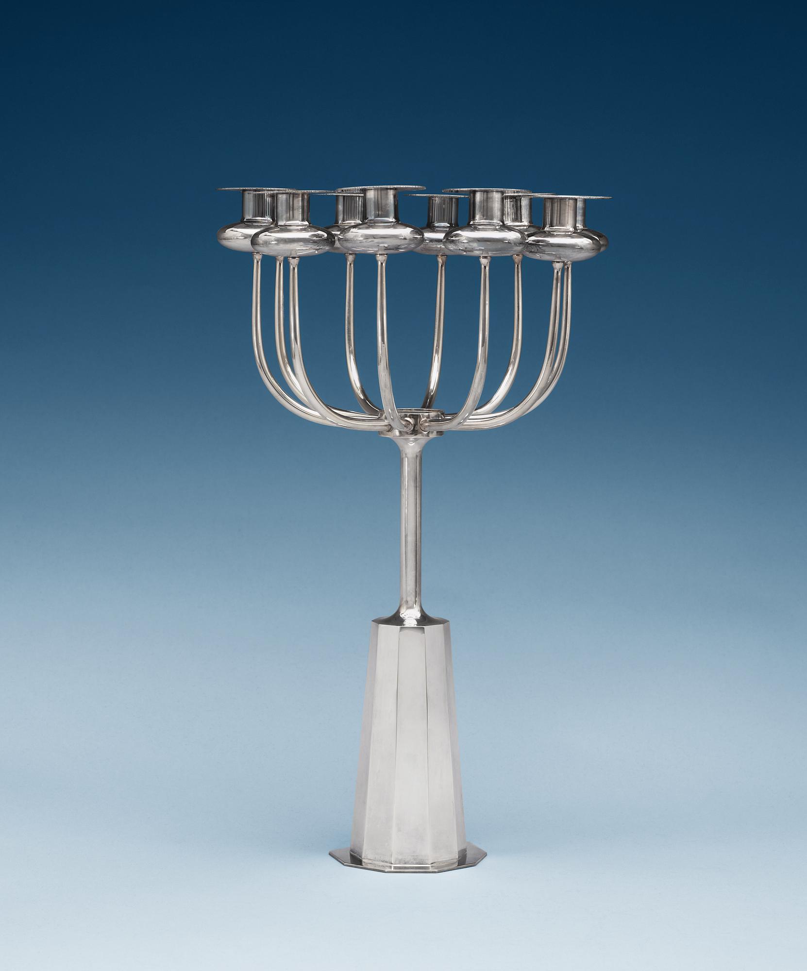 TOM AHLSTRÖM, kandelaber för tio ljus, Konstfack, Stockholm 1966, sterling.