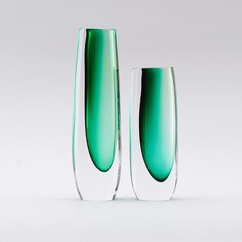 VASER, 2 st, glas, Vicke Lindstrand, Kosta, signerade.