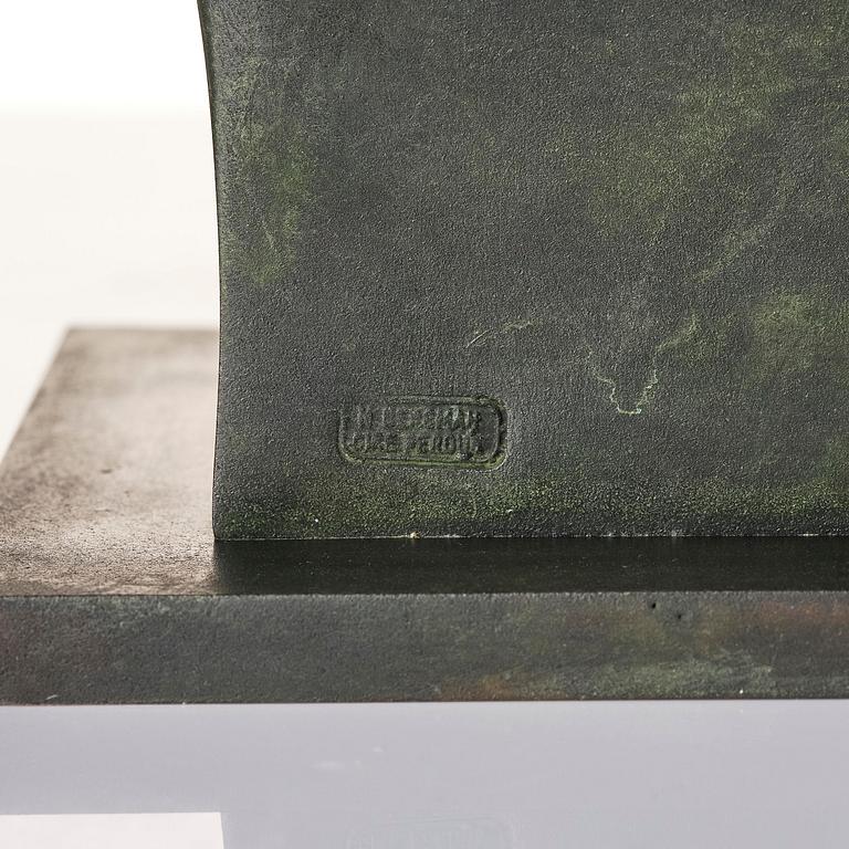 Gunnar Cyrén, a sculpture, "Kan du inte tala?", ed. 5/7, Herman Bergman konstgjuteri, Stockholm & Gävle, 1988.