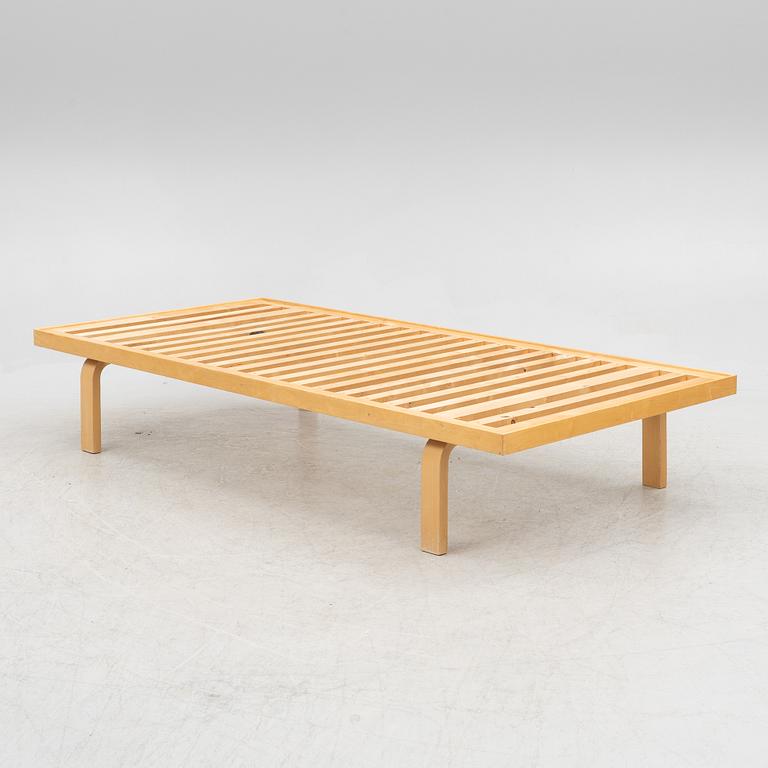 Alvar Aalto, a daybed, Artek, Finland.