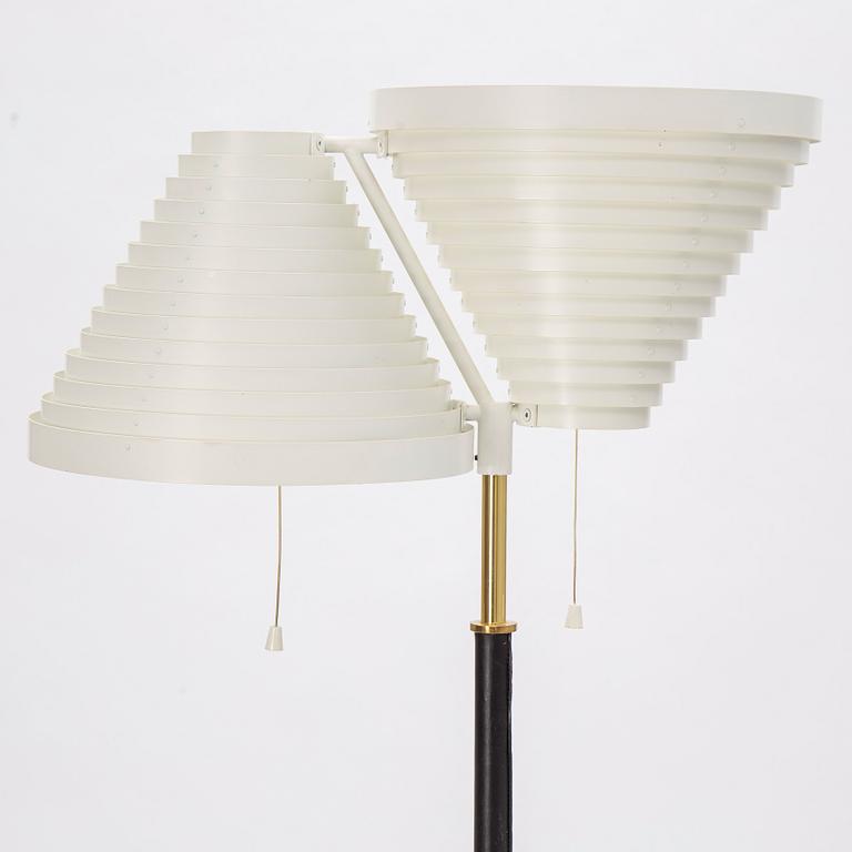 Alvar Aalto, golvlampa, modell A810, Artek, Finland.