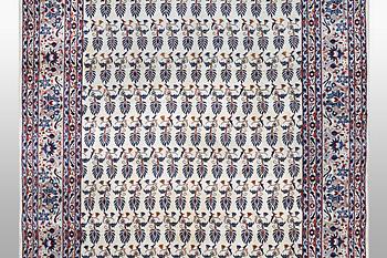 A carpet, Kashan, ca 417 x 300 cm.