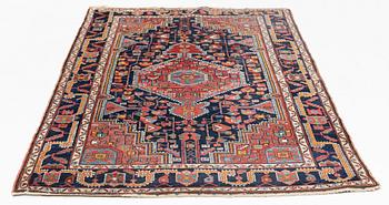A rug, Chahar Mahal/Bakhtiari, ca 225 x 141 cm.