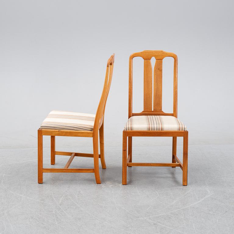Carl Malmsten, a 'Ambassdör' walnut dining suite, Åfors Möbelfabrik.