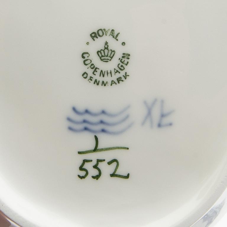 Royal Copenhagen, servis, 92 delar, "Musselmalet halvblonde" , Royal Copenhagen, Danmark.