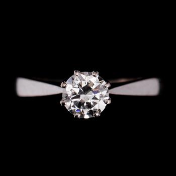 RING, 18 k, briljantslipad diamant 0.91 ct, enl intyg, svenska stämplar LEA, 1970. Total vikt ca 3,8 gram.