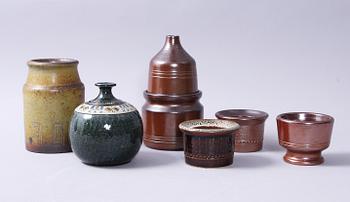 KRUS OCH VAS, 6 delar. Keramik, Yngve Blixt, Höganäs.