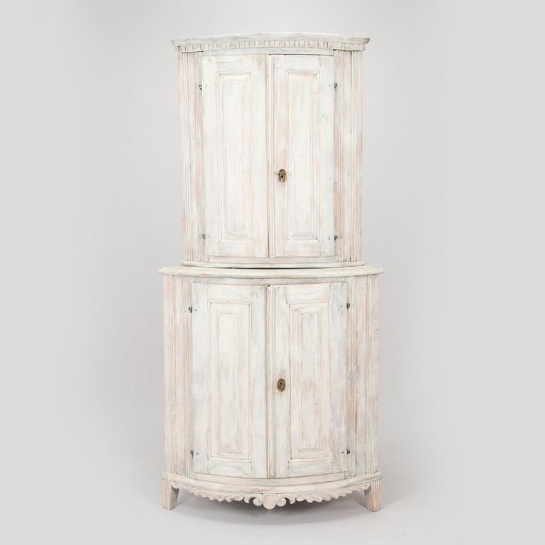 A Swedish Gustavian corner cabinet, circa 1800.