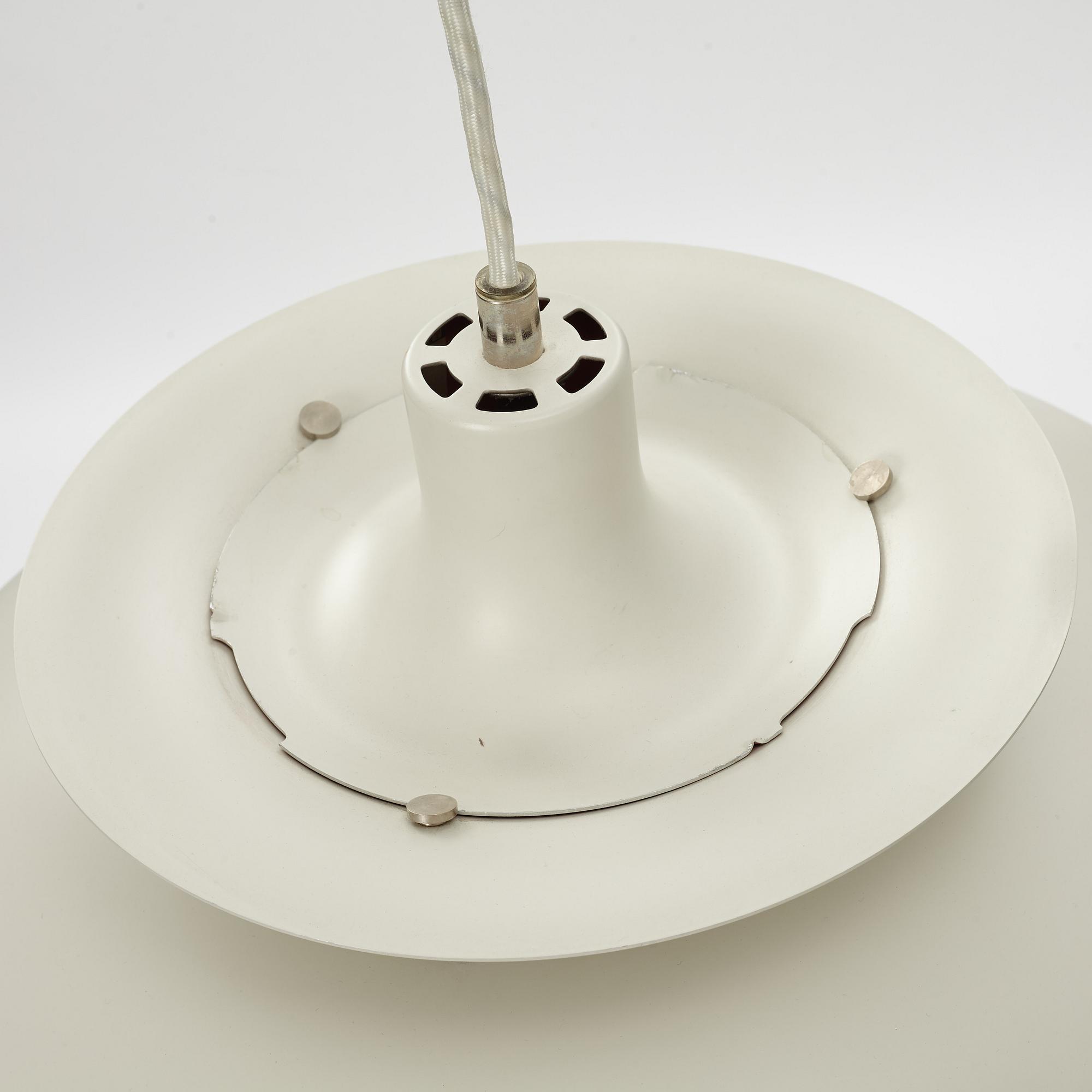 Poul Henningsen, taklampa, "PH 5", Louis Poulsen, Danmark.