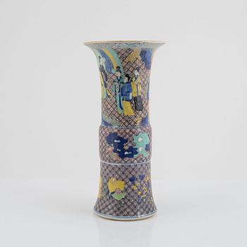 A transition style porcelain vase, 20th century.