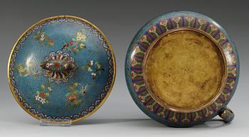 A cloisonné chamber pot with cover, Qing dynasty, 19th Century.
