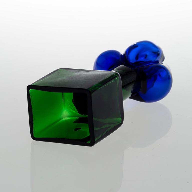 OIVA TOIKKA, GLASSKULPTUR. Iiris. Sign. O.T, Nuutajärvi Notsjö. 1960-talets slut.