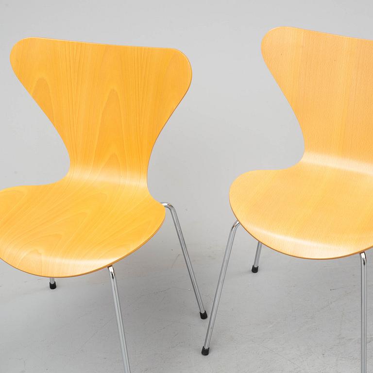 ARNE JACOBSEN, four Series 7 chairs from Fritz Hansen, Denmark, 1996-8.