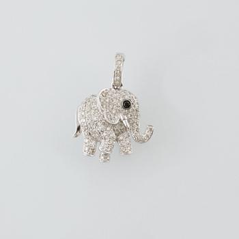 HÄNGE, 18K vitguld med 101 briljantslipade diamanter, 0.58 ct. Vikt 2,8 gram.
