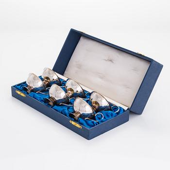 A set of six silver punsch cups in original lined box, Gundefeldt & Falk, Gothemburg 1961.