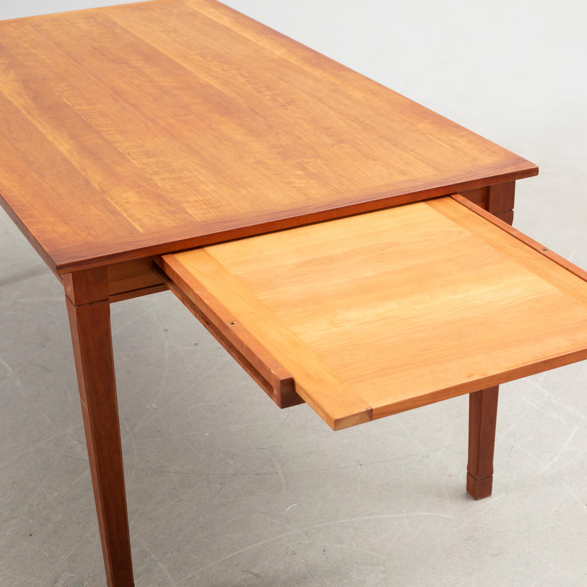 Anika Reuterswärd, matbord, "Gustav", Fogia.