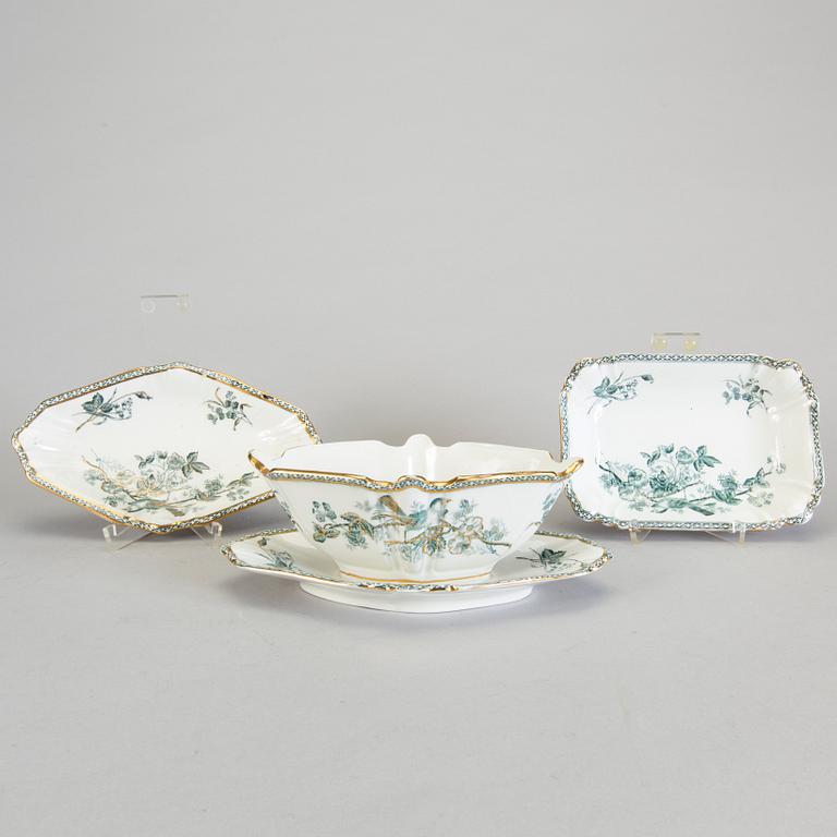MATSERVIS, 71 delar "Wexiö Guld", Gustavsberg. Flintgods. Formgiven av Arvid Ekberg och i produktion 1892-1939.