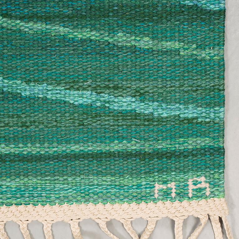 CARPET. "Sargasso, grön". Flat weave. 335,5 x 235,5 cm. Signed AB MMF MR.