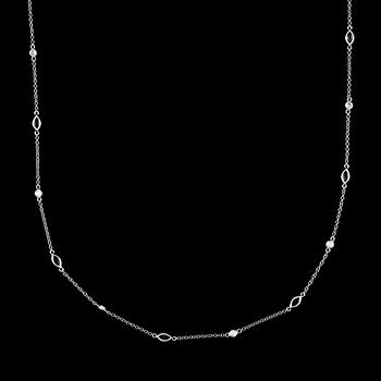 154. COLLIER med safirer totalt 1.36 ct samt briljantslipade diamanter totalt 0.34 ct.