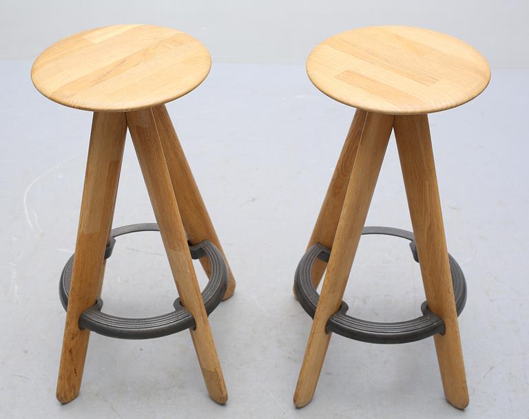 BARSTOLAR, ett par, "Slab Bar Stool", Tom Dixon, 2000-tal.