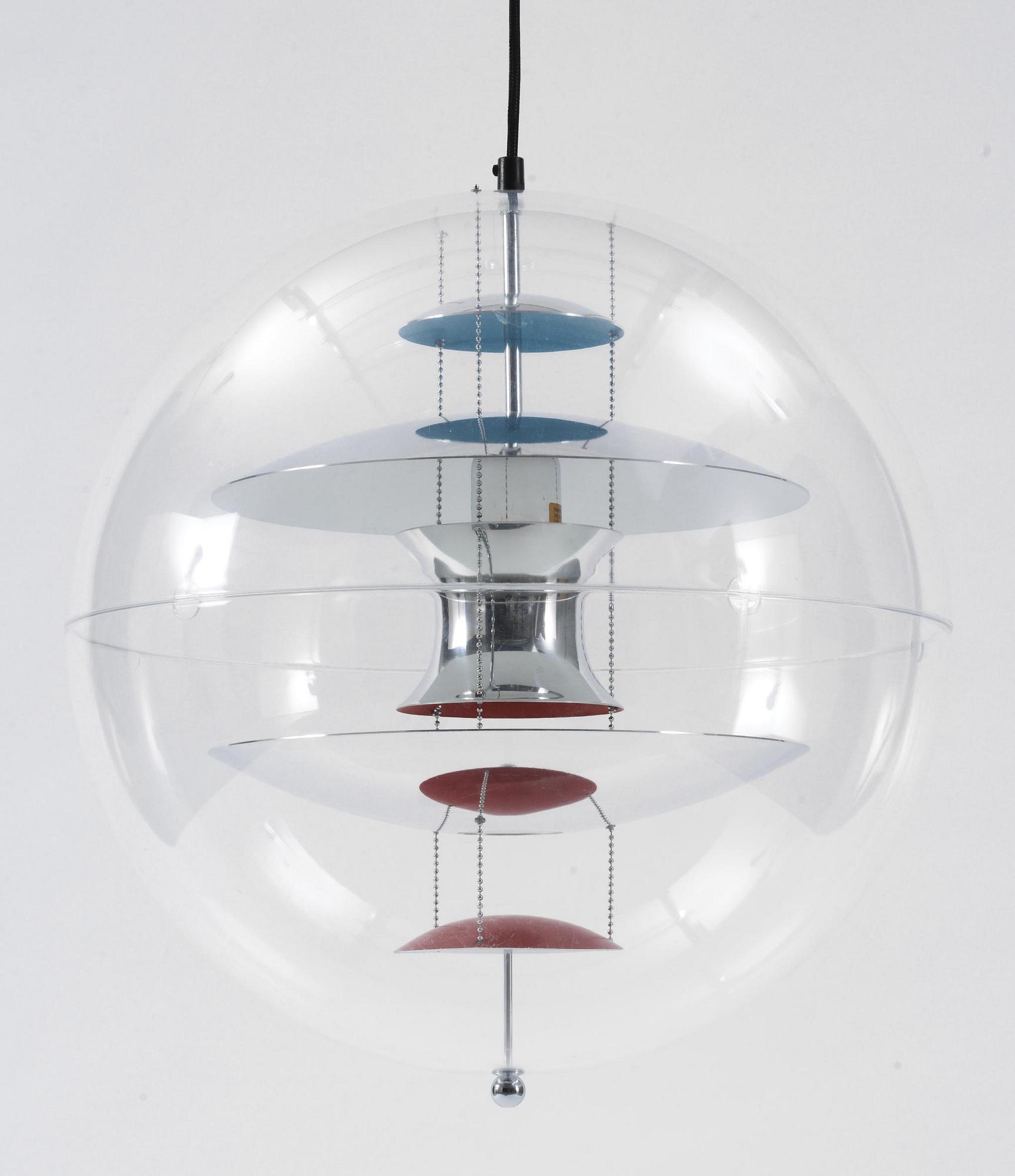 TAKLAMPA. "VP-Globe", Verner Panton, Verpa, Danmark. Höjd ca 50 cm, exklusive montering.