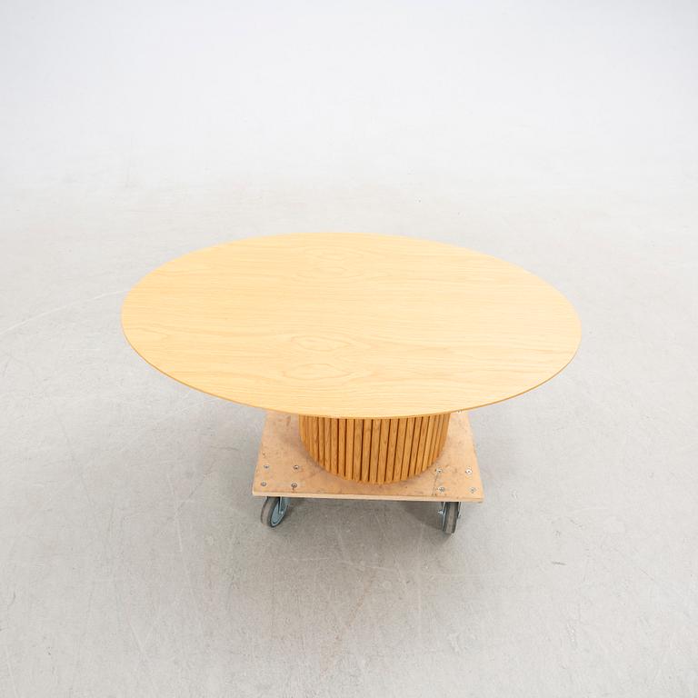 Anya Sebton och Eva Lilja Löwenhielm, soffbord, "Palais Ovale" för  Asplund 2000-tal.