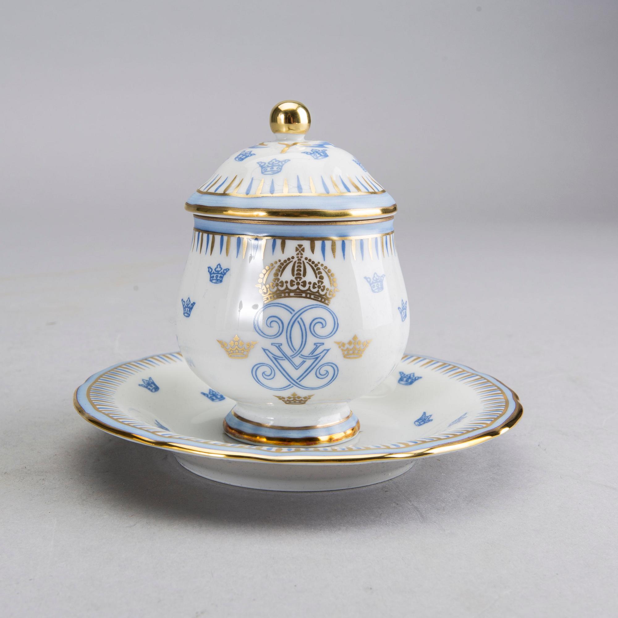 12 PORCELAIN CUSTARD CUPS WITH SAUCERS, Rörstrand, Sweden second half of 20th century.