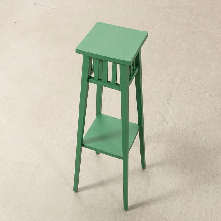 Pedestal early 20th century.