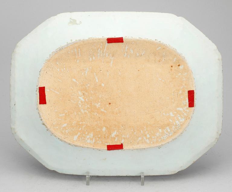 STEKFAT, porslin, Kina, Qianlong (1736-95).