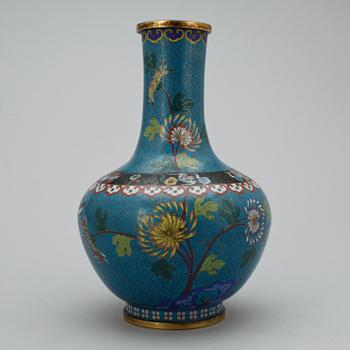 VAS, cloisonne, Kina 1800-tal.