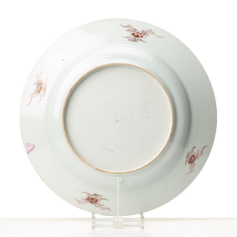 A famille rose dish, Qing dynasty, Yongzheng (1723-35).