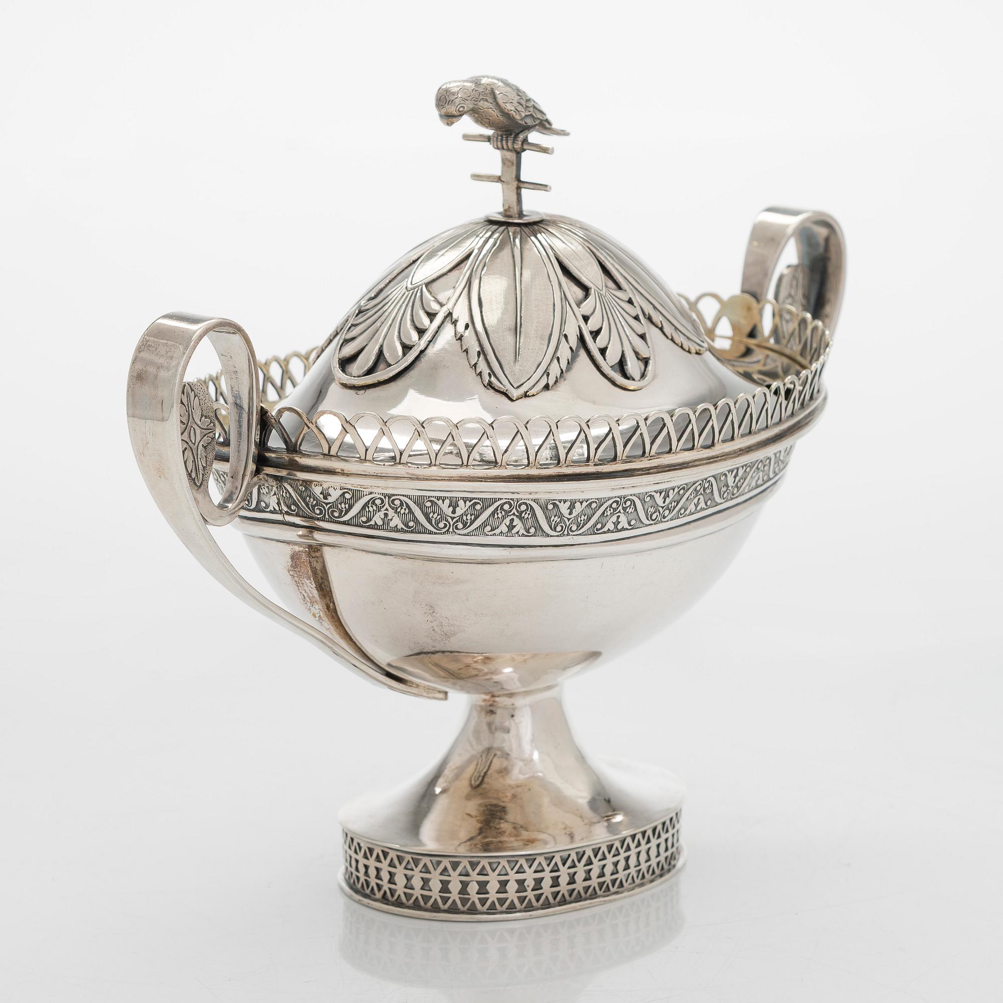 A  silver sugar bowl, St. Petersburg, first quarter of the 19th century, maker's mark G:L.