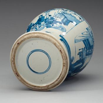 A blue and white vase, Qing dynasty, Kangxi (1662-1722).