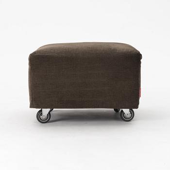 Antonio Citterio, "Nonna Maria", a pair of easy chairs and one ottoman, Flexform, Italy.