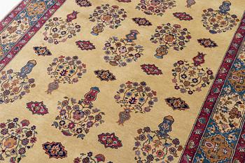 A 'Karistan' carpet, Romania, 275 x 182 cm.