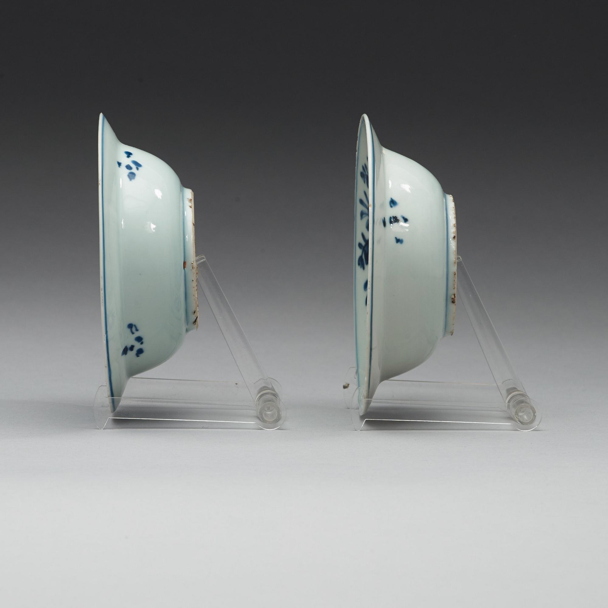 A pair of blue and white kraak bowls, Ming dynasty, Wanli (1573-1620).