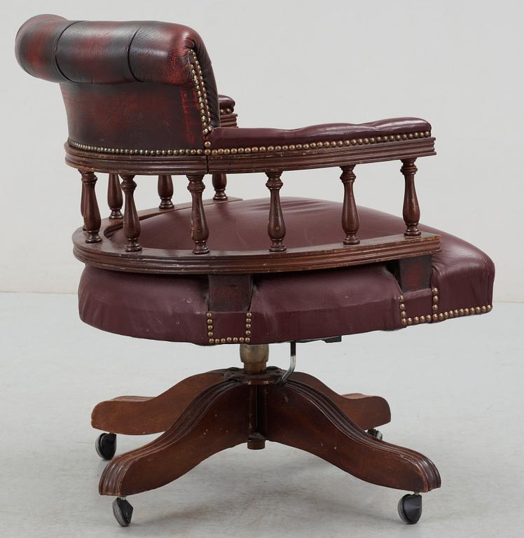 SKRIVBORDSSTOL, Engelsk stil, Norge, 1900-talets andra hälft.