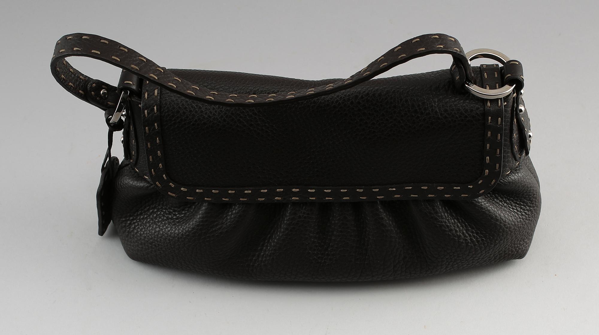VÄSKA, Fendi, Selleria.