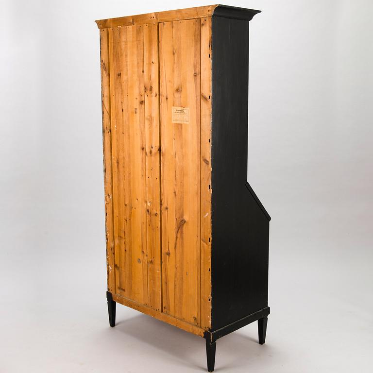 A VITRINE CABINET, ca. 1900.