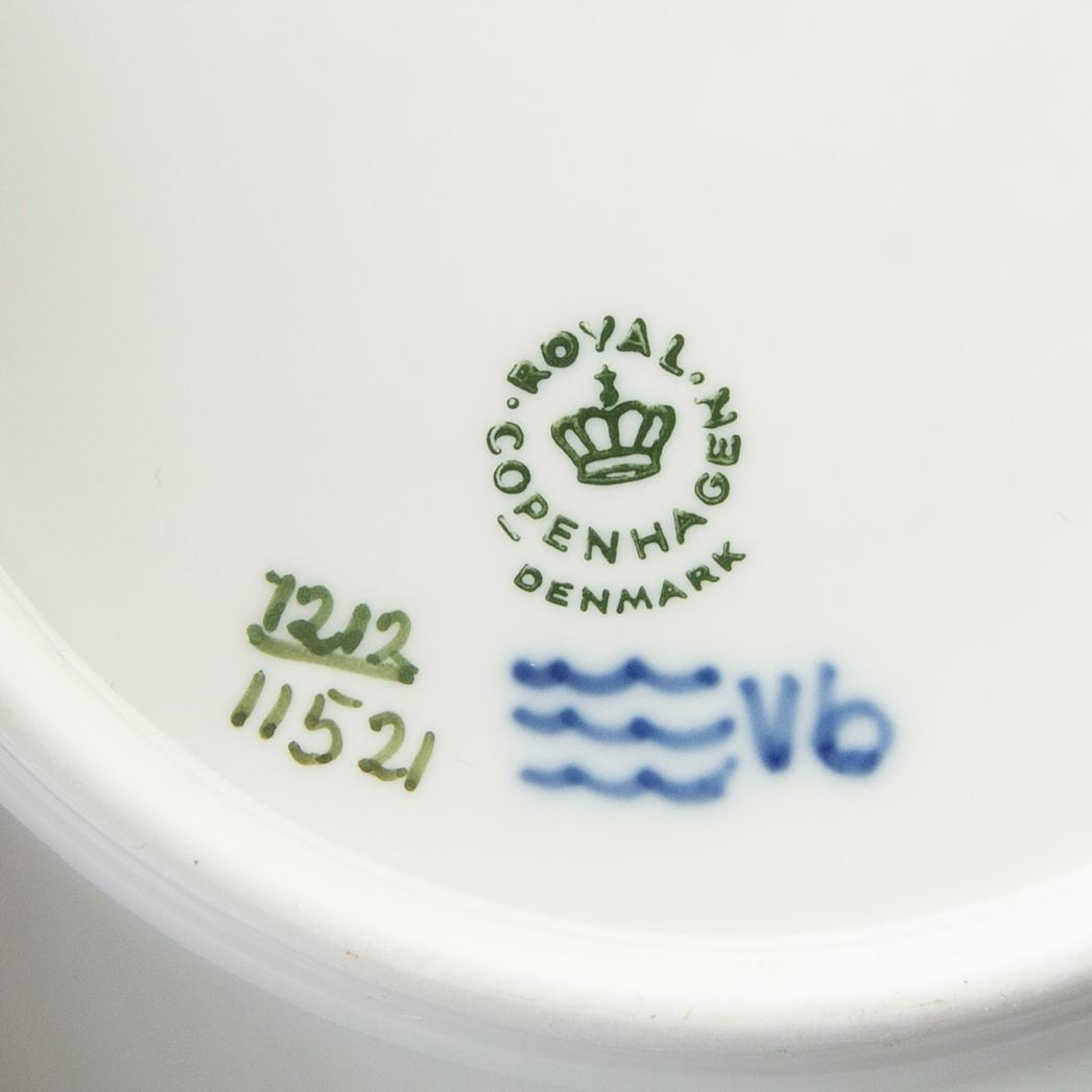A 107 pcs "Blå vifte" dinner service Royal Copenhagen.